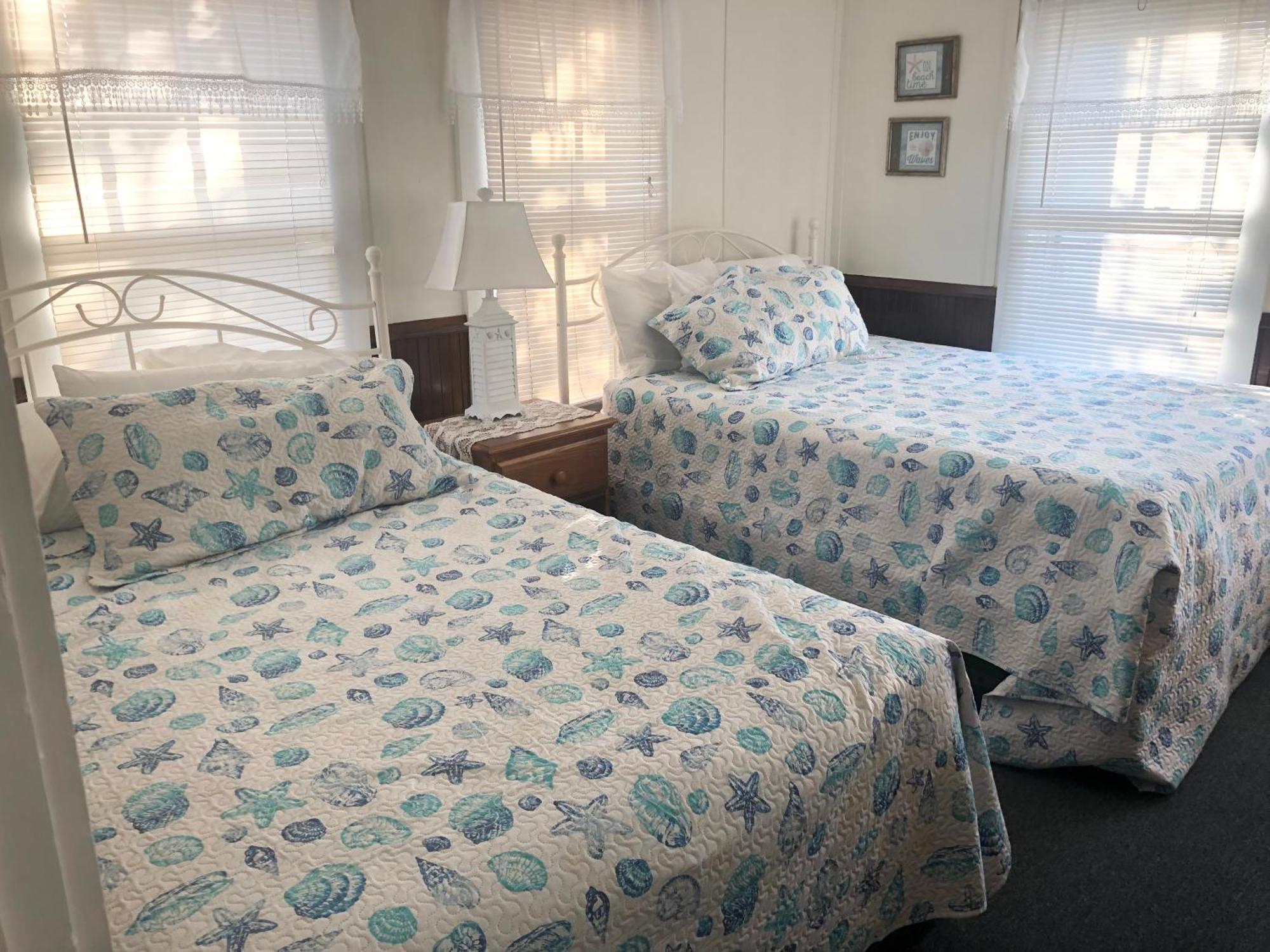 Sandpiper Beachfront Motel 올드 오차드 비치 외부 사진