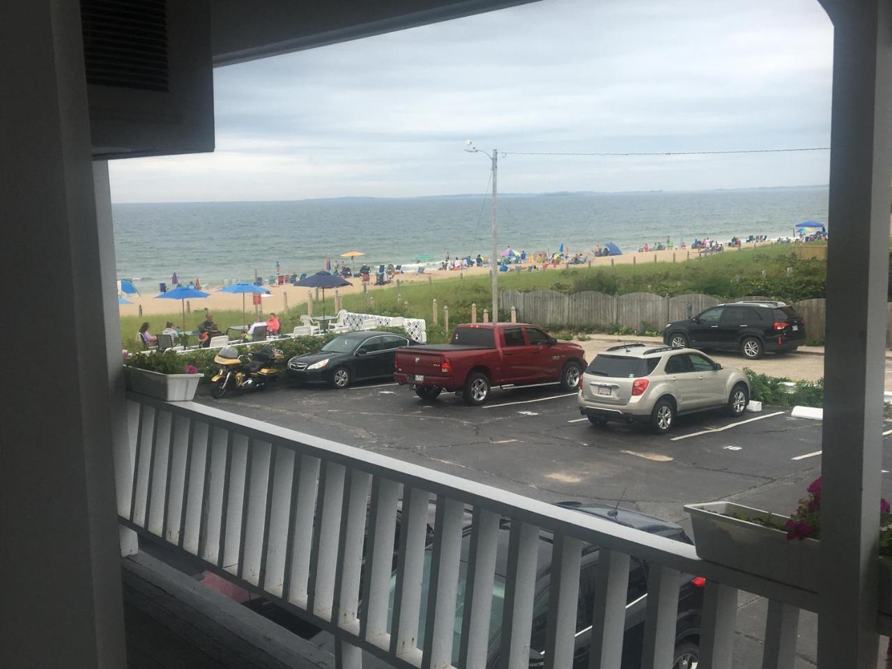 Sandpiper Beachfront Motel 올드 오차드 비치 외부 사진